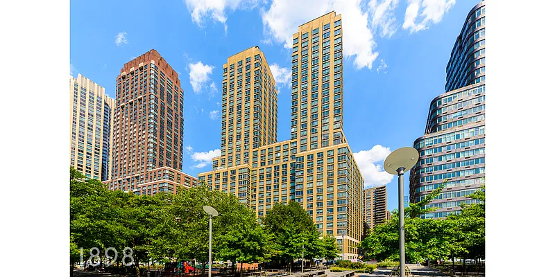 Rented by A&E Real Estate Management | media 15