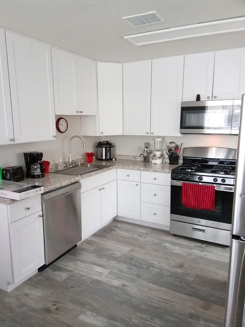 Cute 3-Bdrm, 2-Bath Home In Thornton - Available October 1st! — Photo 3