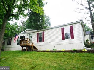 1 Shadywood Dr, Quakertown, PA 18951