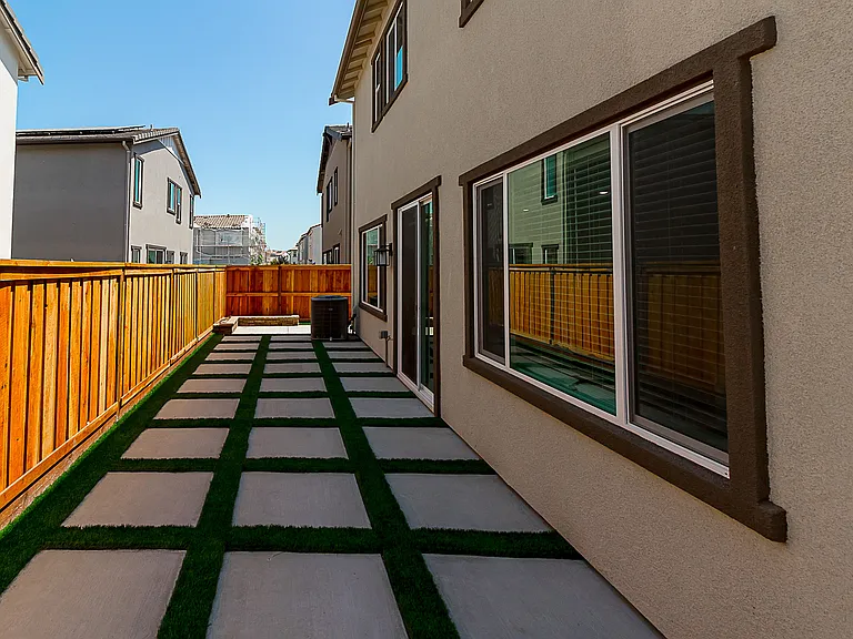 3243 Shrute Dr — Photo 23