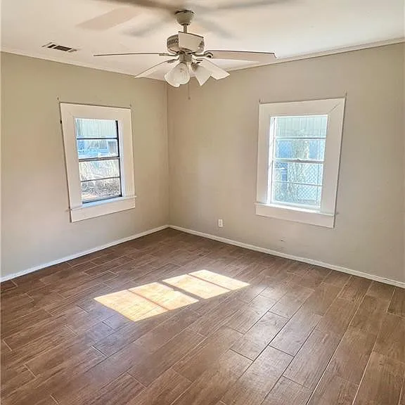 2524 Norwich St — Photo 4
