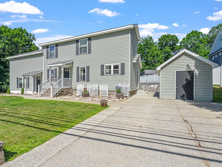 387 Maple Ave — Photo 47