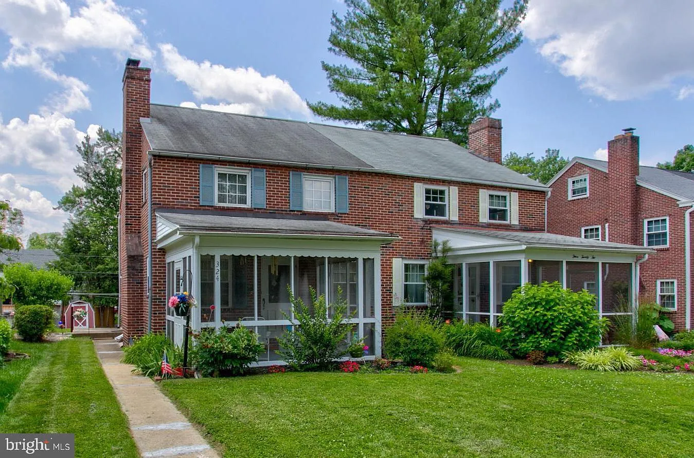 324 Atkins Ave photo 1