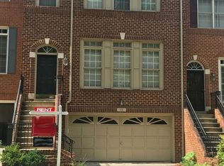 19 Crofton Hill Ct, Rockville, MD 20850