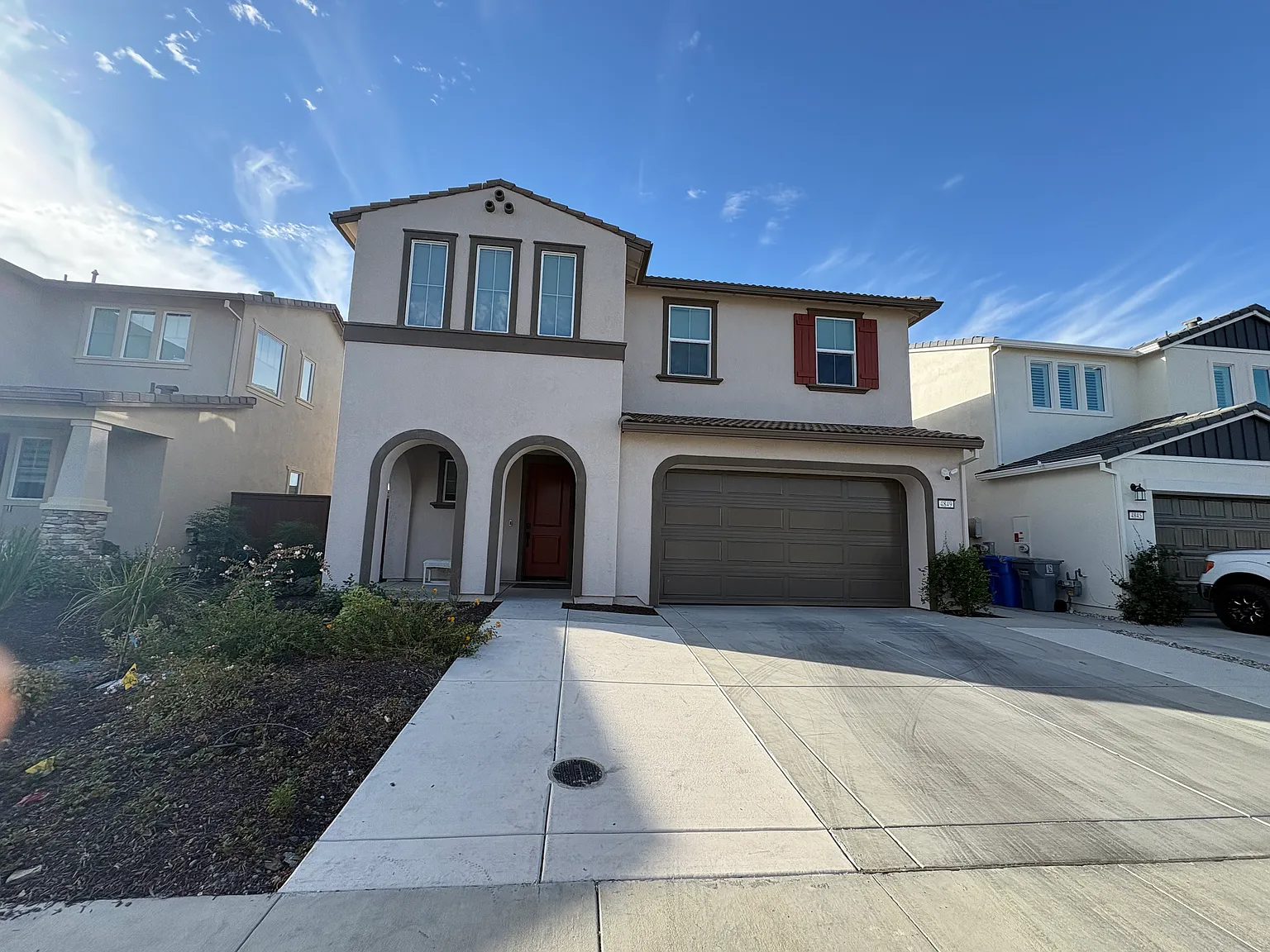 4 bed, 2.5 bath, 1935 sqft, $3,295 — Photo 1