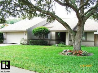 1077 Falcon Ridge Ln, Palm Harbor, FL 34683