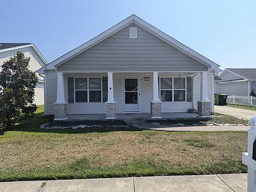 404 Elsmore Dr Photo 1