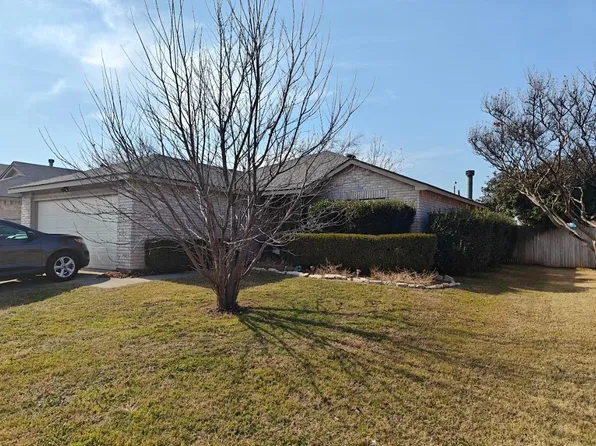 8720 Cove Meadow Ln, Fort Worth, TX 76123