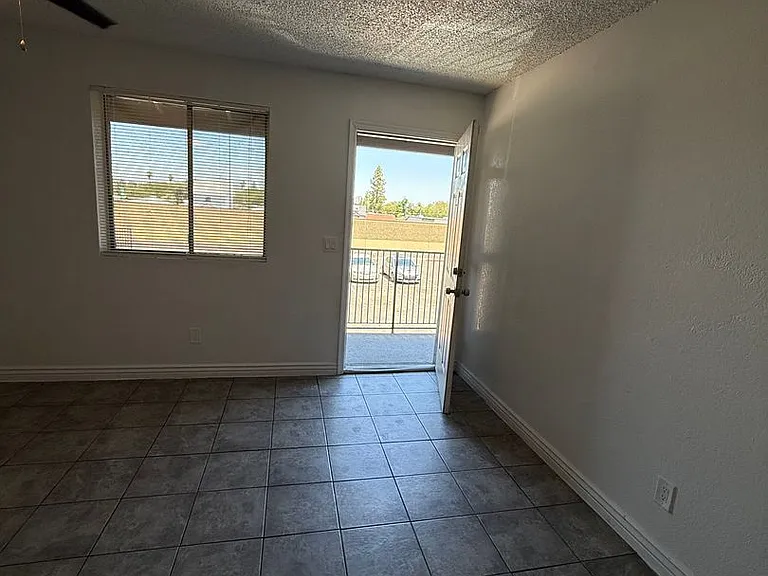 Wilshire place — Photo 16