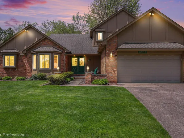 6809 Forest Park Dr, Troy, MI 48098