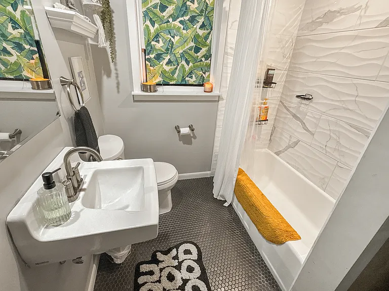 415 S Church Ave — Photo 6