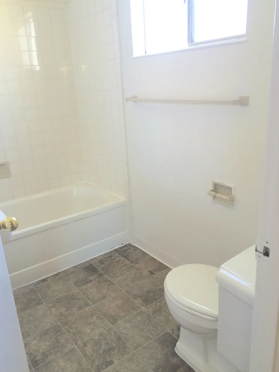 Building Photo - 1652 3rd St #1652
