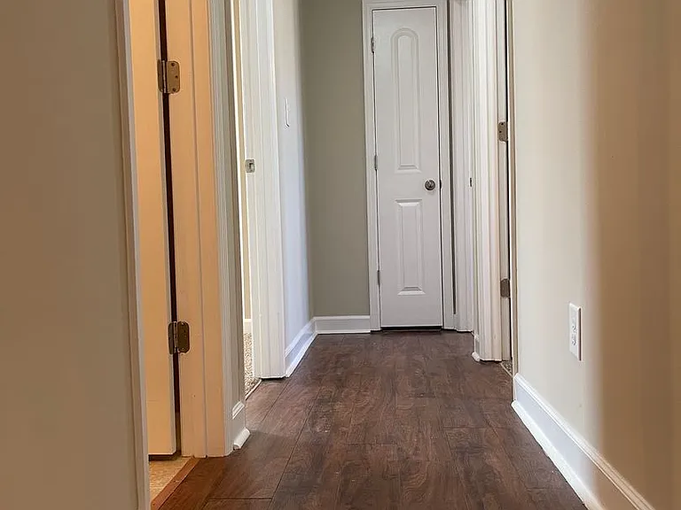 308 Sinclair Ln — Photo 13