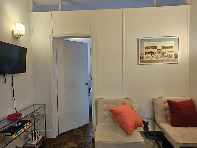 235 W 22nd St #5J — Photo 4