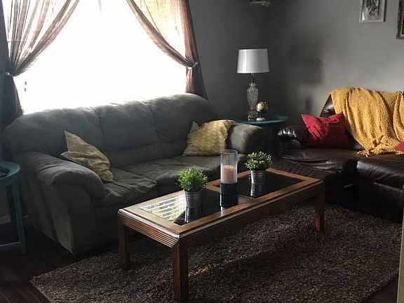 5th image of 517 W Kellogg St