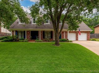 1616 Cherokee Hills Dr, Bartlesville, OK 74006