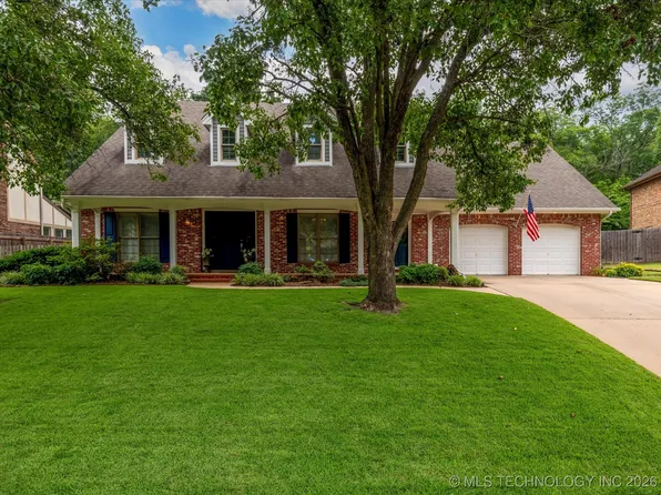 1616 Cherokee Hills Dr, Bartlesville, OK 74006