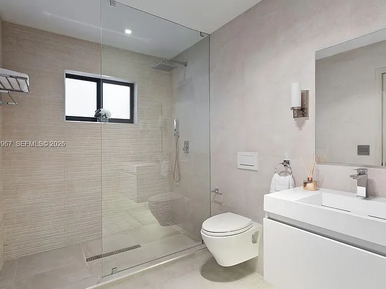 7972 Biscayne Point Cir — Photo 18