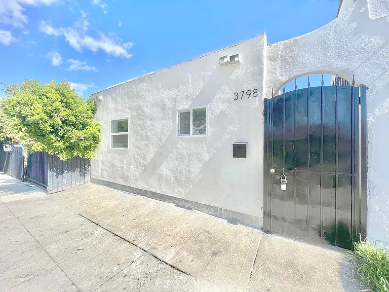 1763 W 38th St — Photo 7