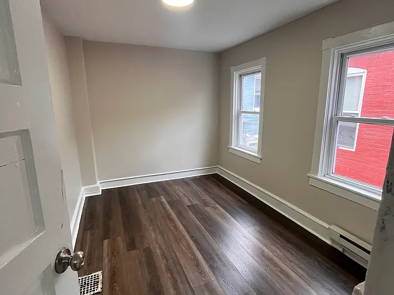 729 McIlvain St — Photo 8