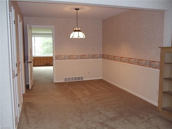 5th image of 5305 Marian Dr