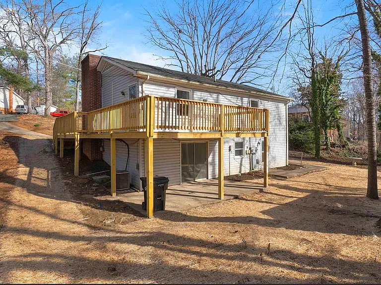 106 Commonwealth Cir — Photo 7