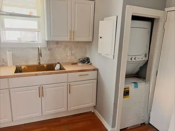 612 Union Ave #1, Providence, RI 02909
