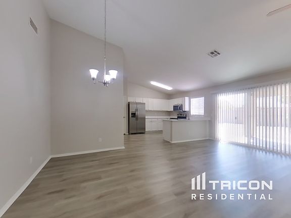 4th image of 13261 W Paradise Ln