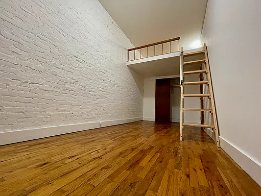 Rented by Building Equity Real Estate LLC | media 4