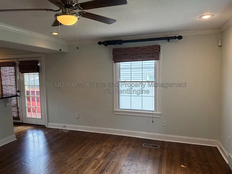 418 E 63rd Ter — Photo 3