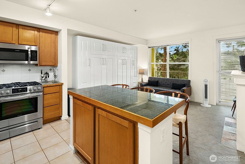 4th image of 2901 NE Blakeley Street #306