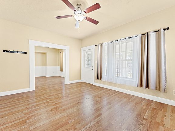 5th image of 563 Comet St