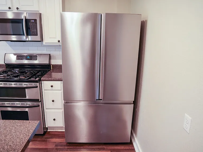 435 Ballard Ave — Photo 4