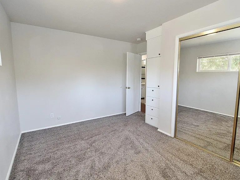 4011 W Greenbrier Dr — Photo 20