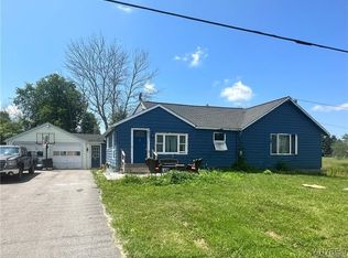 2746 Johnson Creek Rd, Middleport, NY 14105