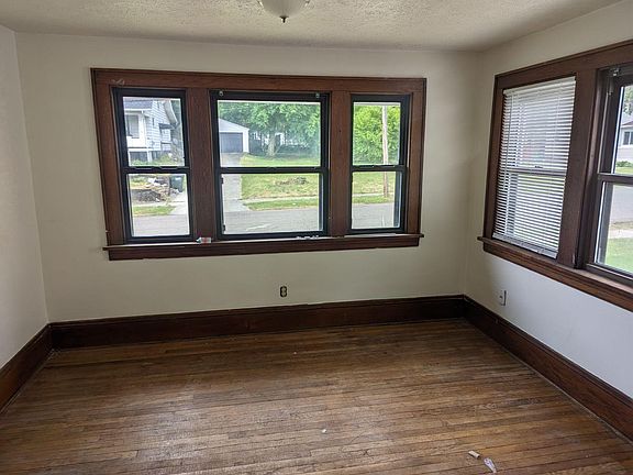 4th image of 618 Orchard Ave