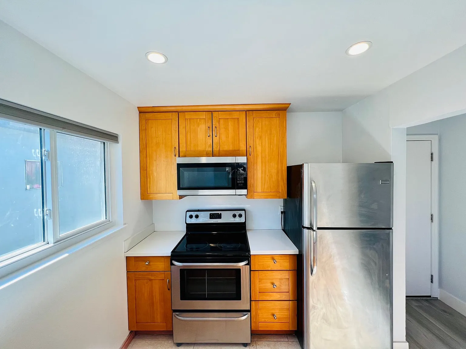 2 bed, 1020 sqft, $3,150 — Photo 2