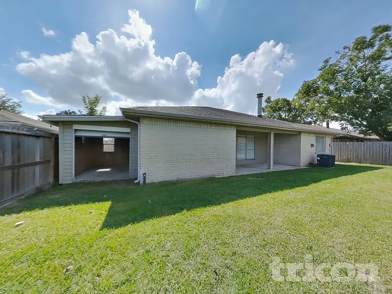 14831 Waterside Dr — Photo 16