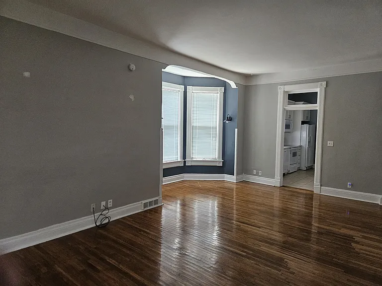 554 S 35th St — Photo 10