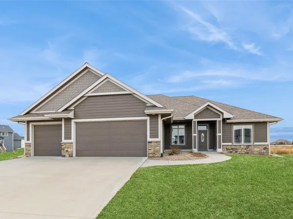 3205 Fieldstone Ct SE, Altoona, IA 50009