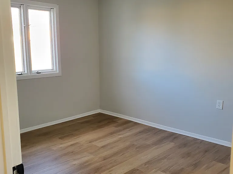 411 Sussex Dr — Photo 10