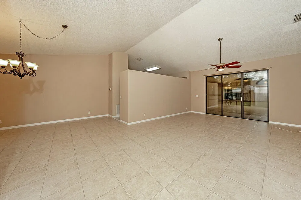 3 bed, 3.0 bath, 2265 sqft, $3,655 — Photo 3