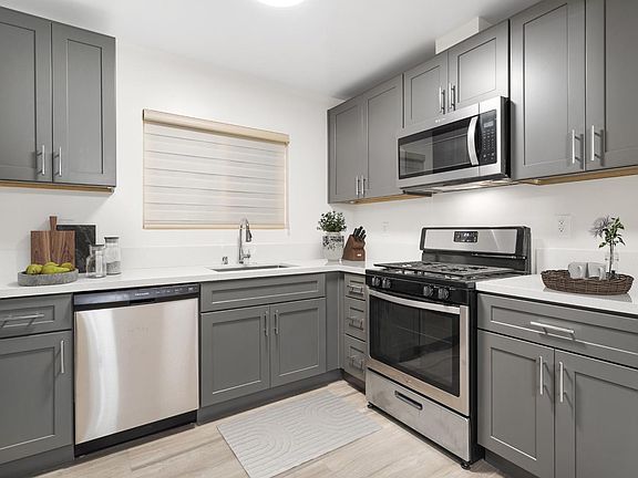 4th image of 1760 S Bentley Ave APT 2