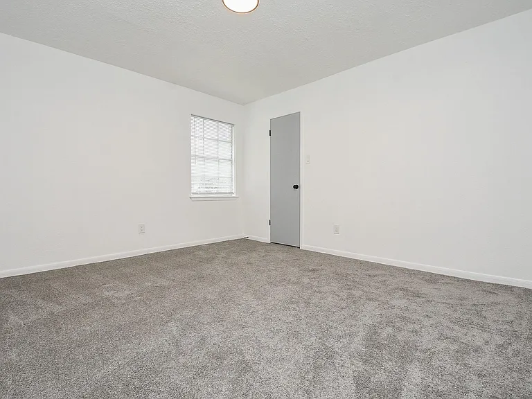 15814 Winding Moss Dr — Photo 35