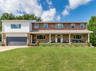 525 Heritage Dr, Mackinaw, IL