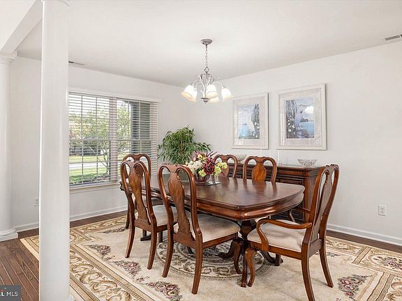 5th image of 611 Saint Andrews Ct