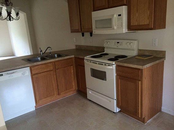 4th image of 555 Margie Dr