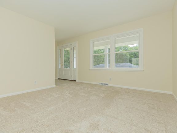 4th image of 5608 Winston Rd