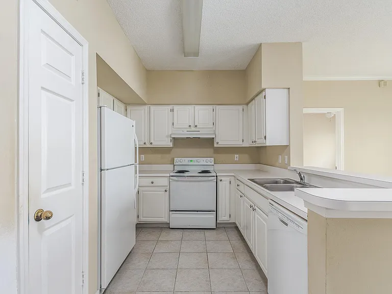 10000 SW 52nd Ave #Q99 — Photo 7