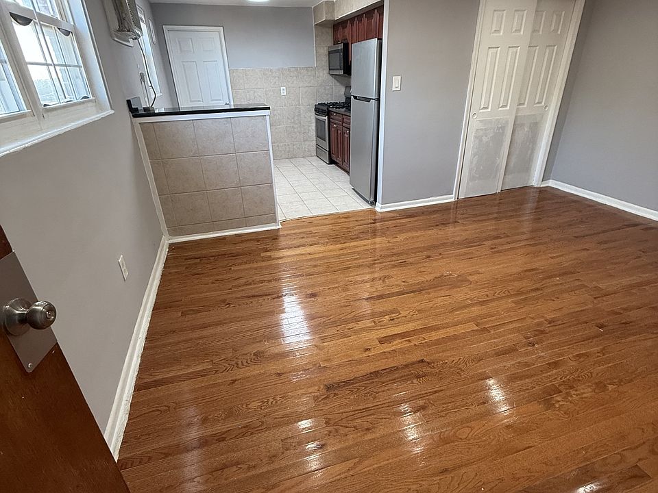 1st image of 4132 Longshore Ave #11431210